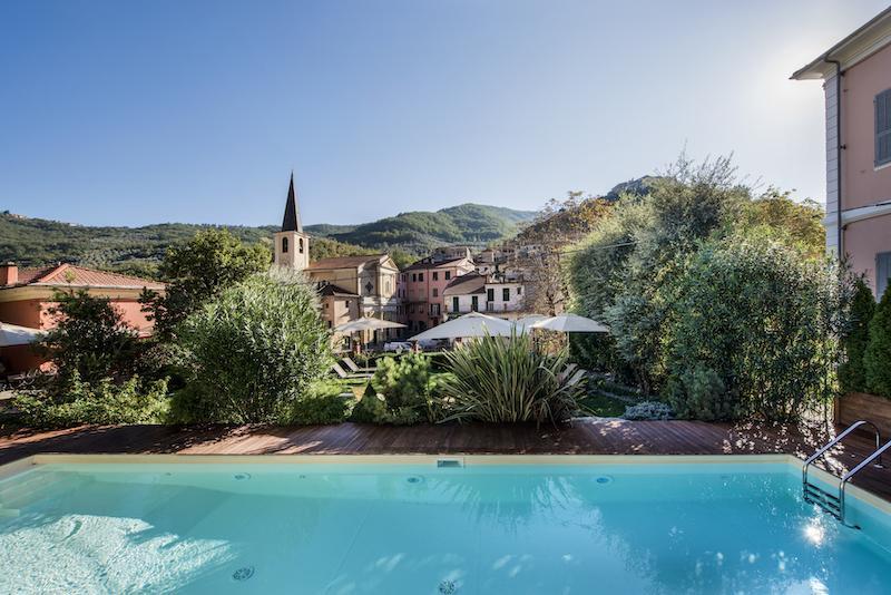 Relais del Maro: View of the Albergo diffuso from the pool