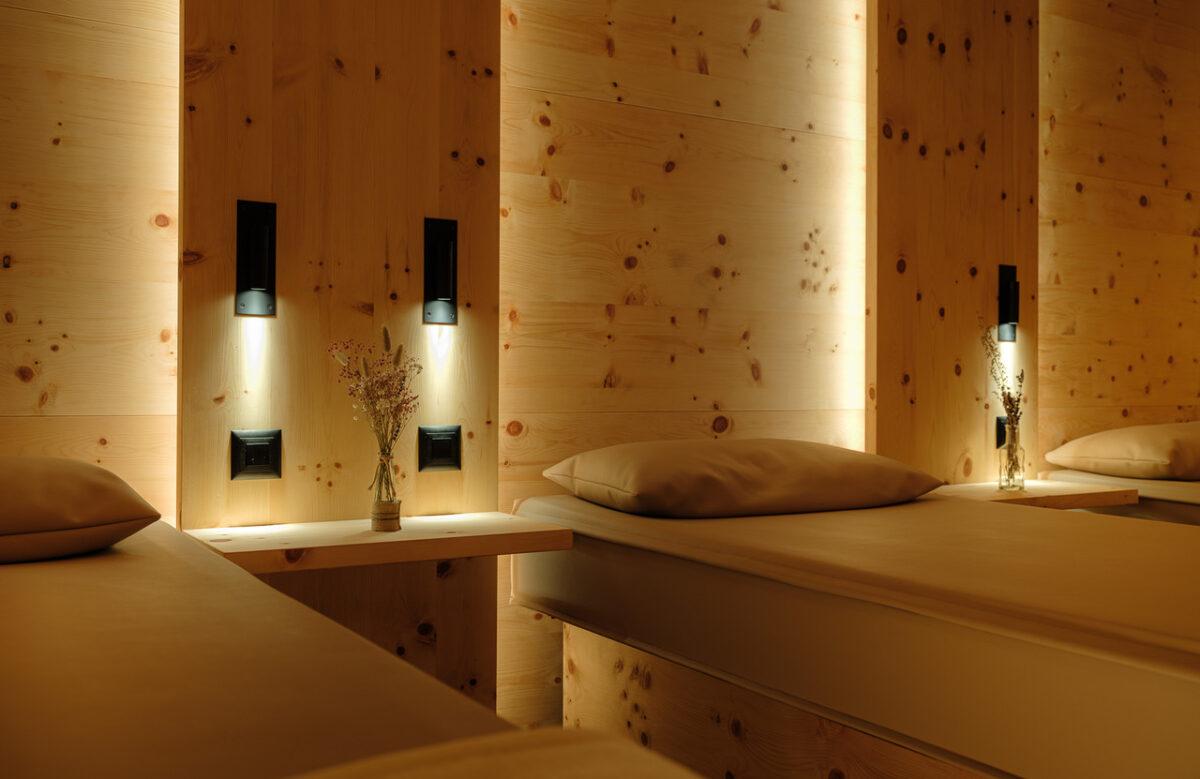 Relaxation room made of Swiss stone pine wood Hotel Bella Vista