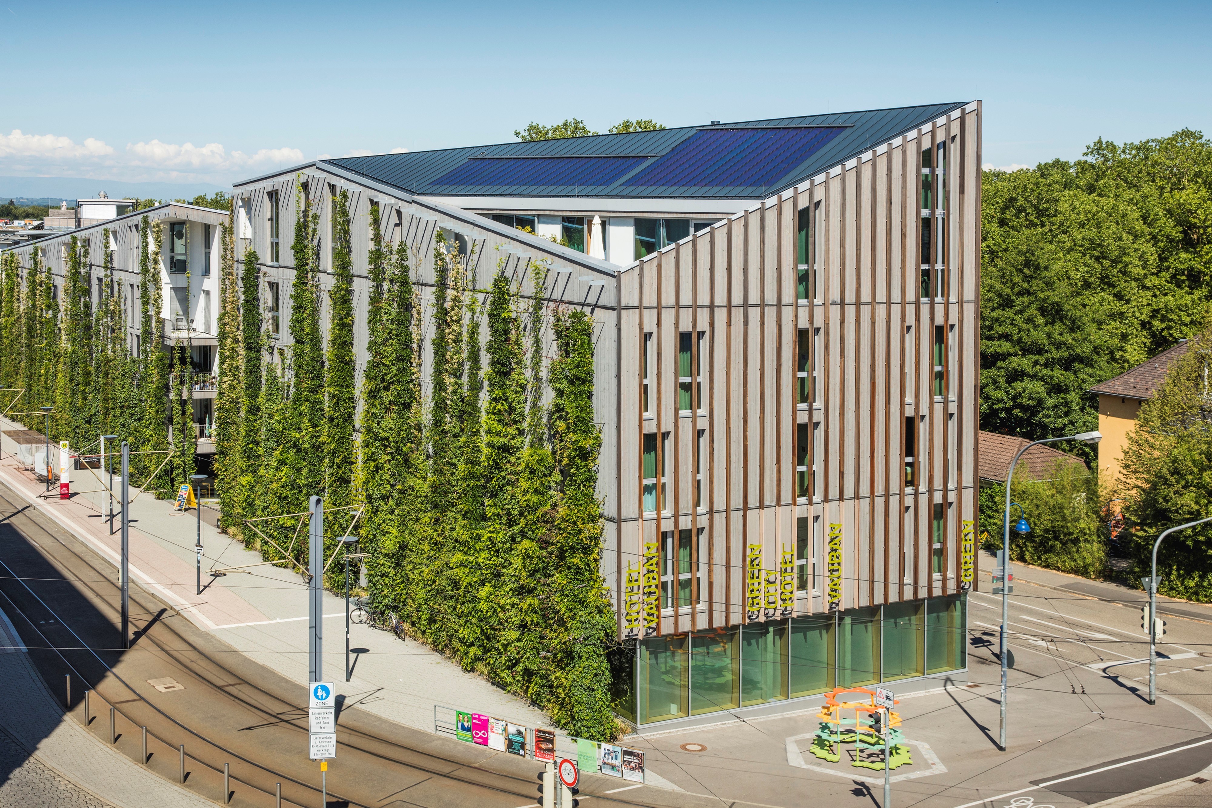 Sustainable Urban Planning: Freiburg, Vauban, green facade