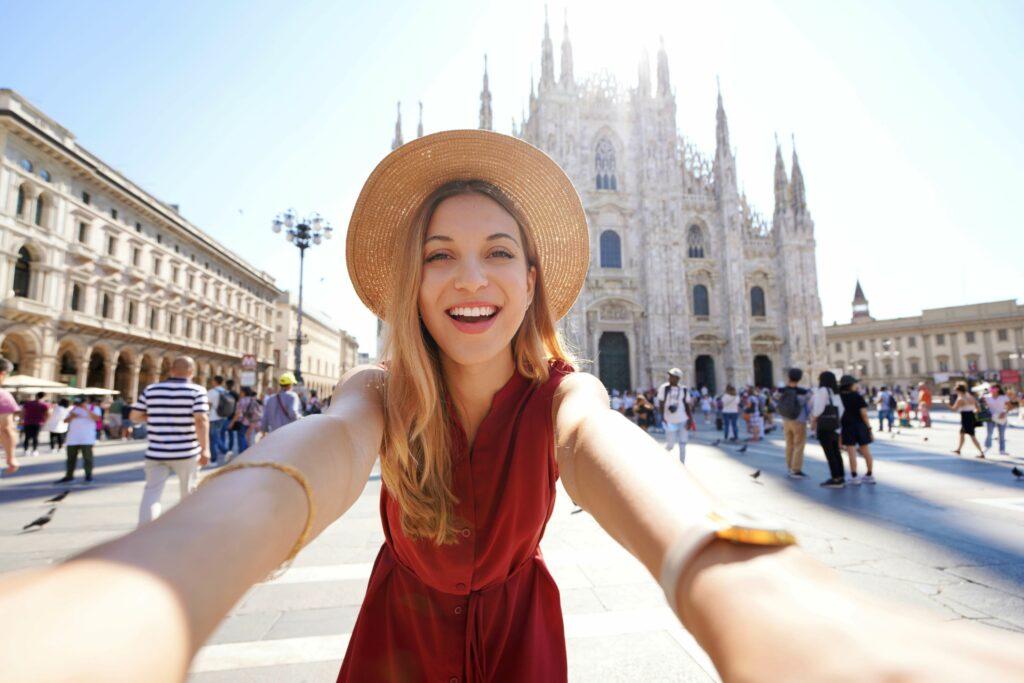 A sustainable weekend in Milan — a happy traveler's selfie