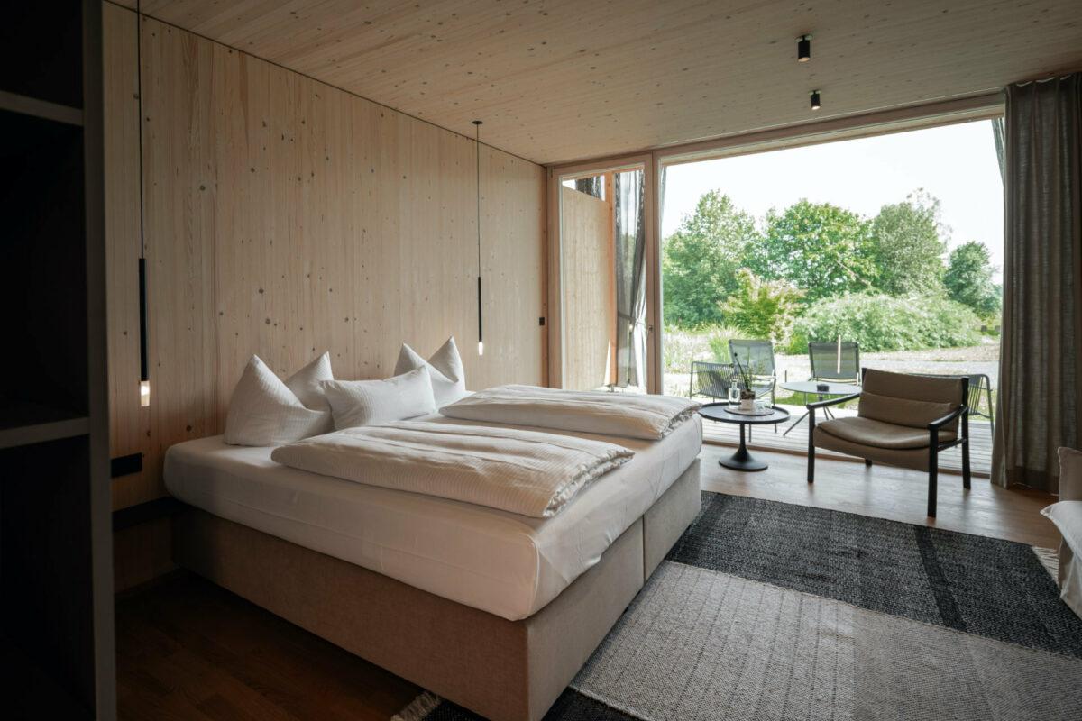 Award Winner: The new Garden View Rooms set new standards in sustainable hotel architecture. They provide all the necessary comforts and connect guests directly with nature.