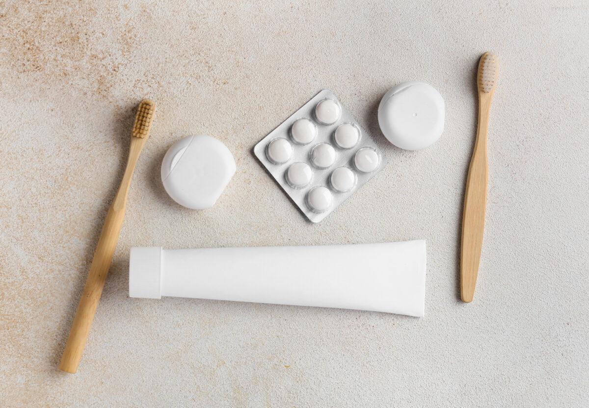 Toothpaste tabs vs. toothpaste: A Real Plastic-Free Alternative?