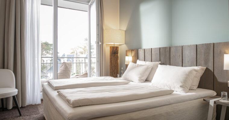 Why are hotel sheets always white?