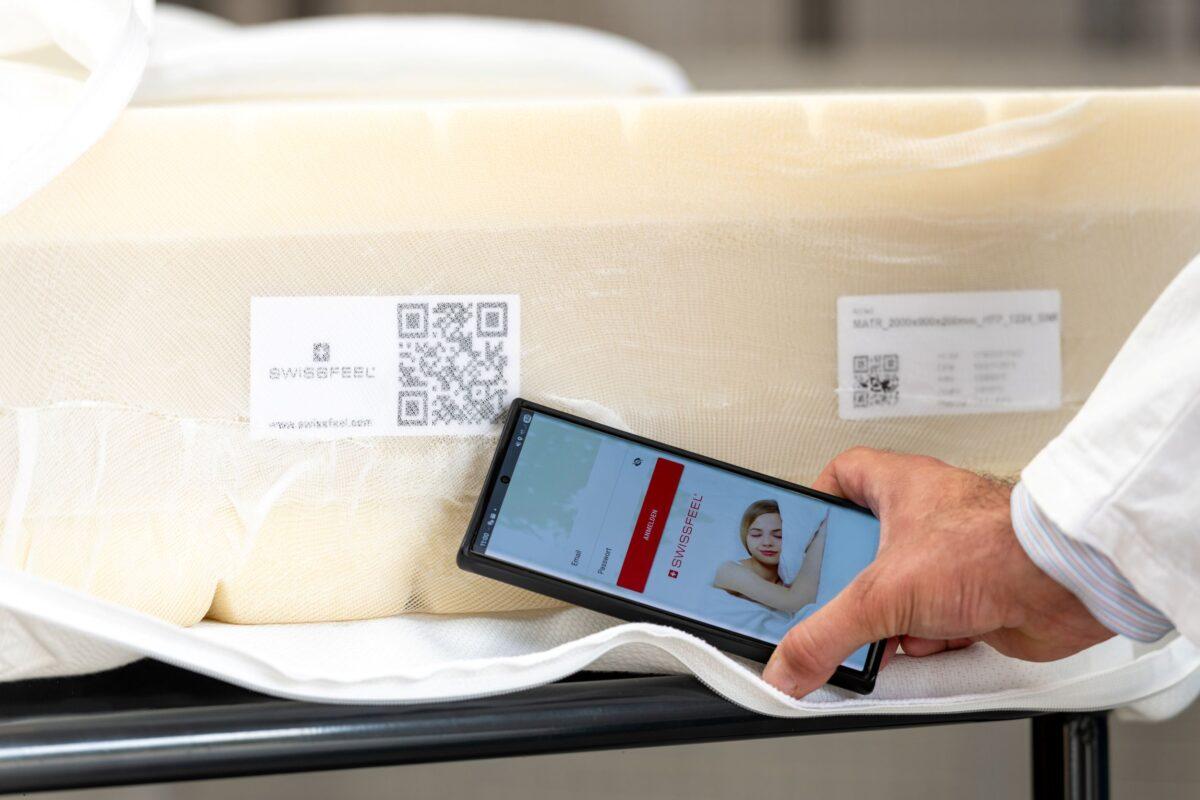 SWISSFEEL Matratze mit QR-Code und App