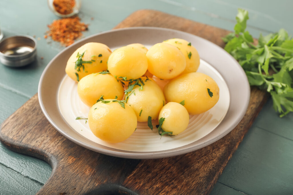 Boiling potatoes